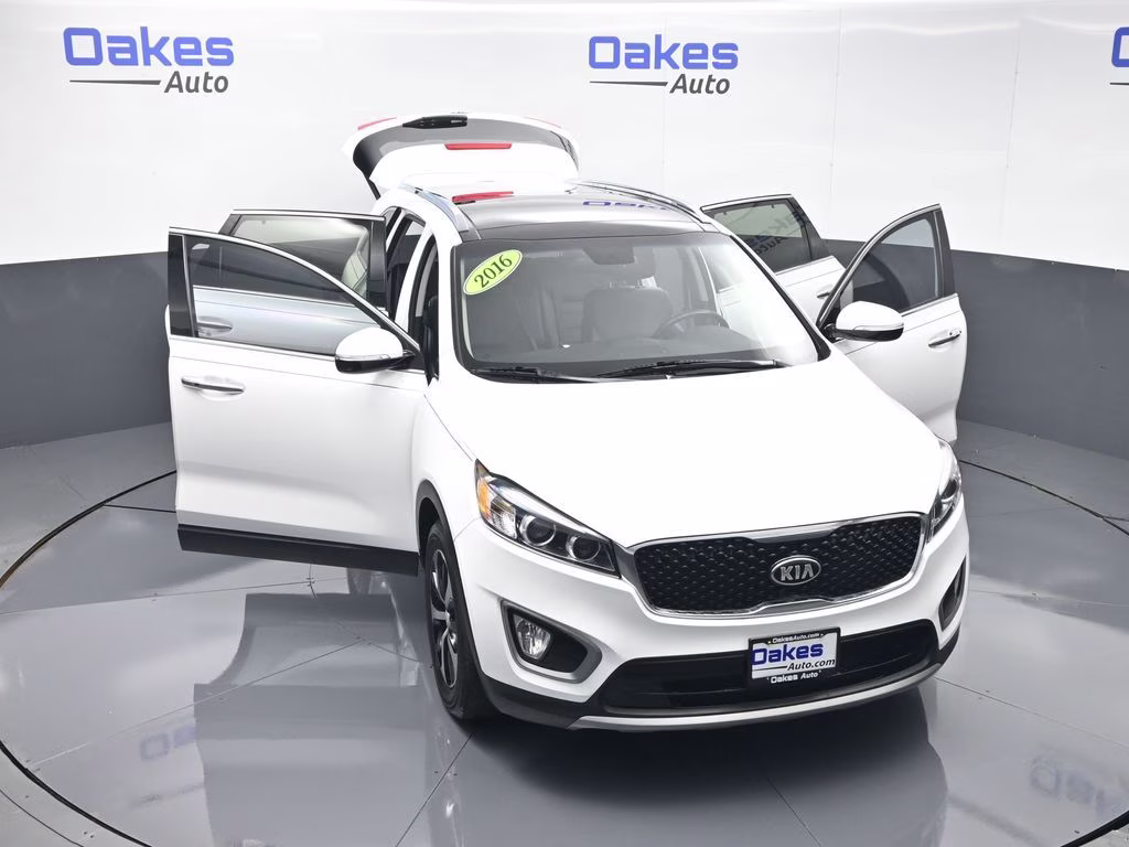 2016 Snow White Pearl Kia Sorento EX FWD SUV