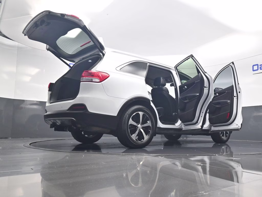 2016 Snow White Pearl Kia Sorento EX FWD SUV