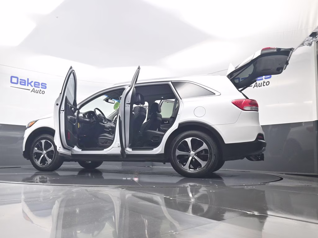 2016 Snow White Pearl Kia Sorento EX FWD SUV