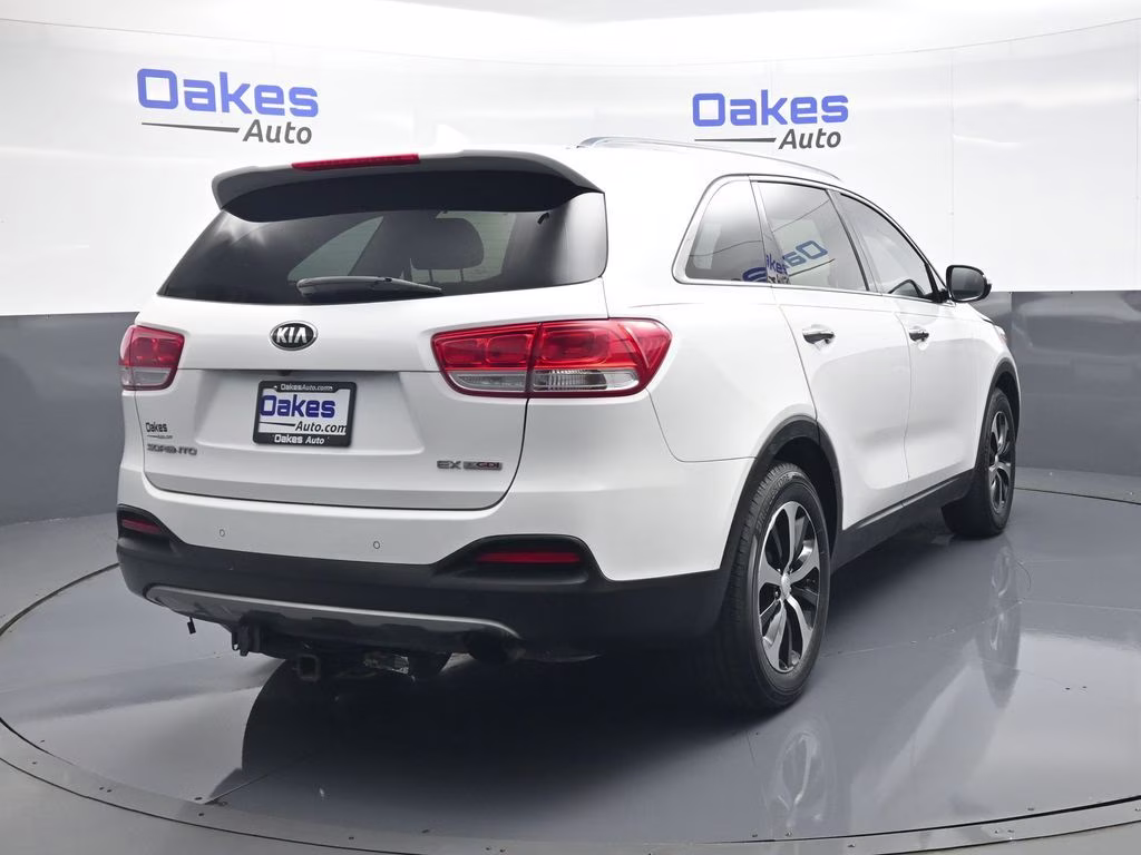 2016 Snow White Pearl Kia Sorento EX FWD SUV