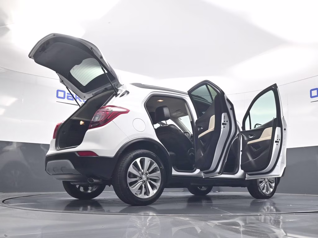 2018 Summit White Buick Encore Preferred FWD SUV