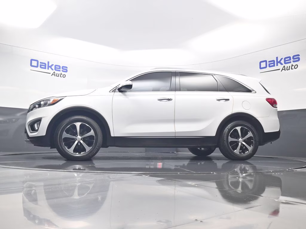 2016 Snow White Pearl Kia Sorento EX FWD SUV