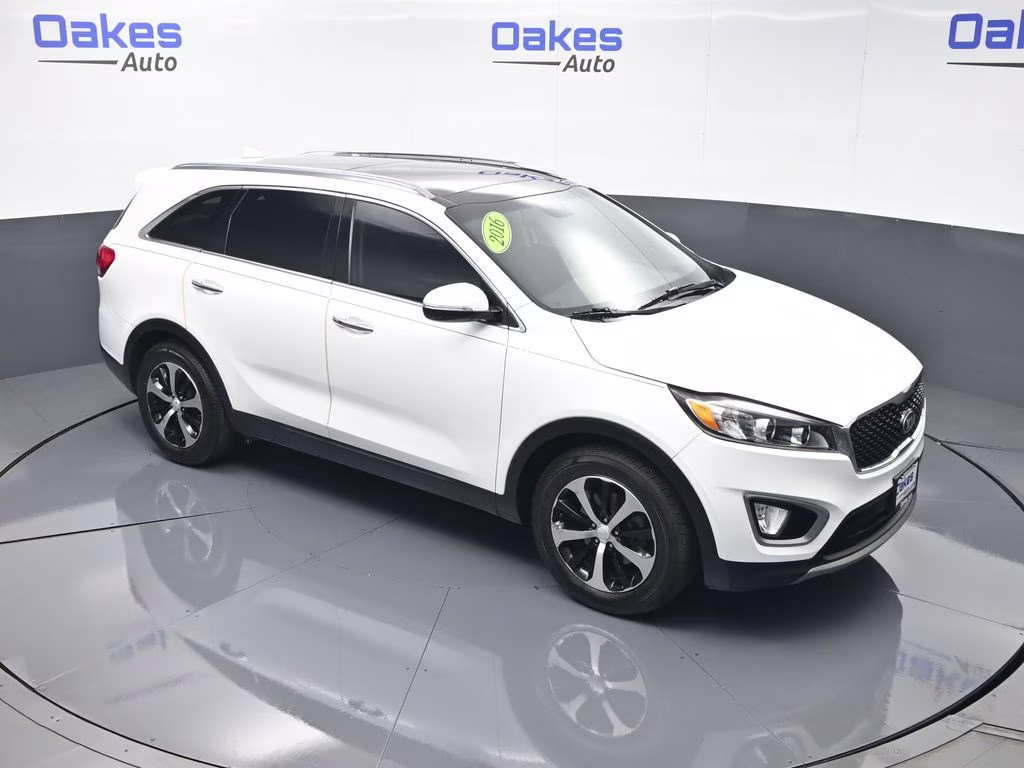 2016 Snow White Pearl Kia Sorento EX FWD SUV