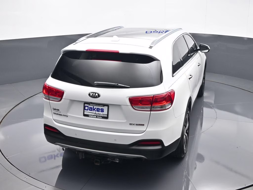 2016 Snow White Pearl Kia Sorento EX FWD SUV