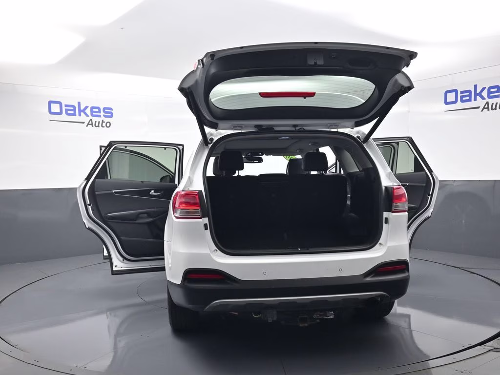 2016 Snow White Pearl Kia Sorento EX FWD SUV