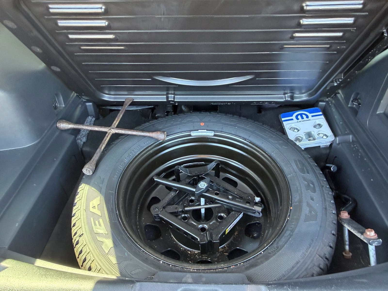2015 Maximum Steel Metallic Clearcoat Jeep Patriot Sport 4X4 SUV