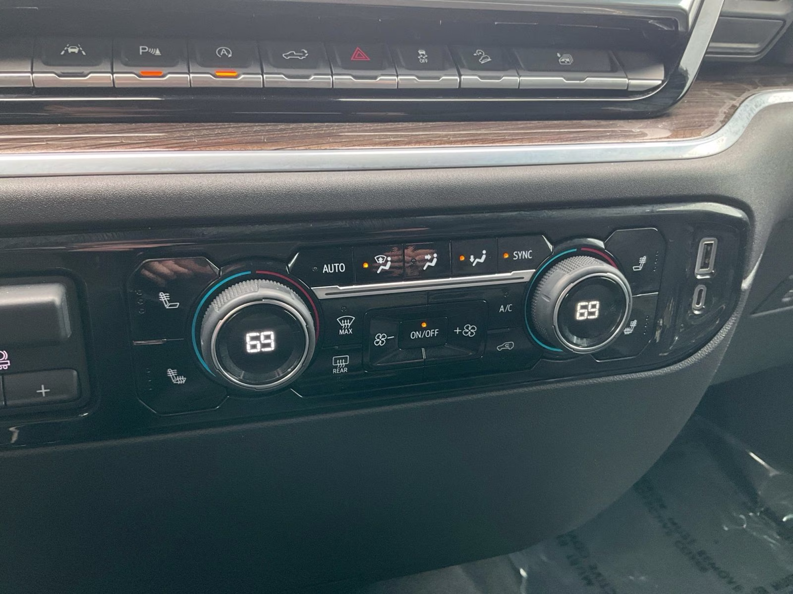 2022 Black Chevrolet Silverado 1500 LT 4X4 Truck