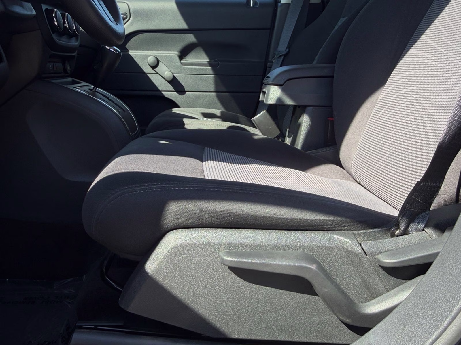 2015 Maximum Steel Metallic Clearcoat Jeep Patriot Sport 4X4 SUV