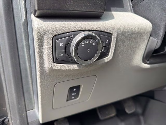 2016 Magnetic Ford F-150 XLT 4X4 Truck
