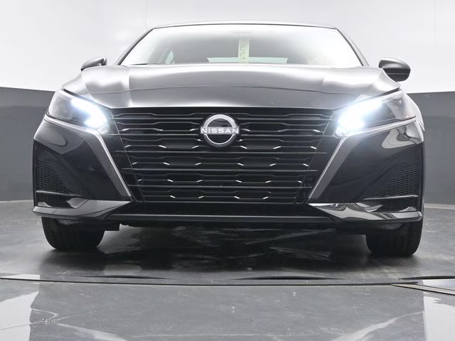 2026 Super Black Clearcoat Nissan Altima 2.5 SV FWD Sedan
