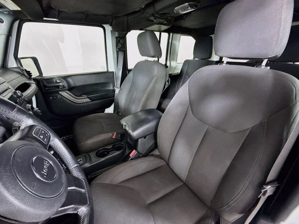 2018 Bright White Clearcoat Jeep Wrangler JK Unlimited Sport 4X4 SUV