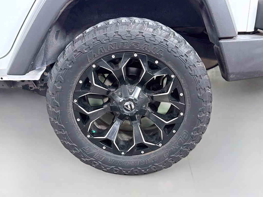 2018 Bright White Clearcoat Jeep Wrangler JK Unlimited Sport 4X4 SUV