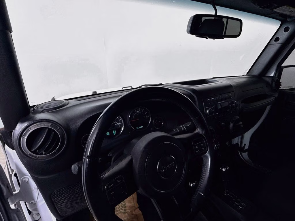 2018 Bright White Clearcoat Jeep Wrangler JK Unlimited Sport 4X4 SUV