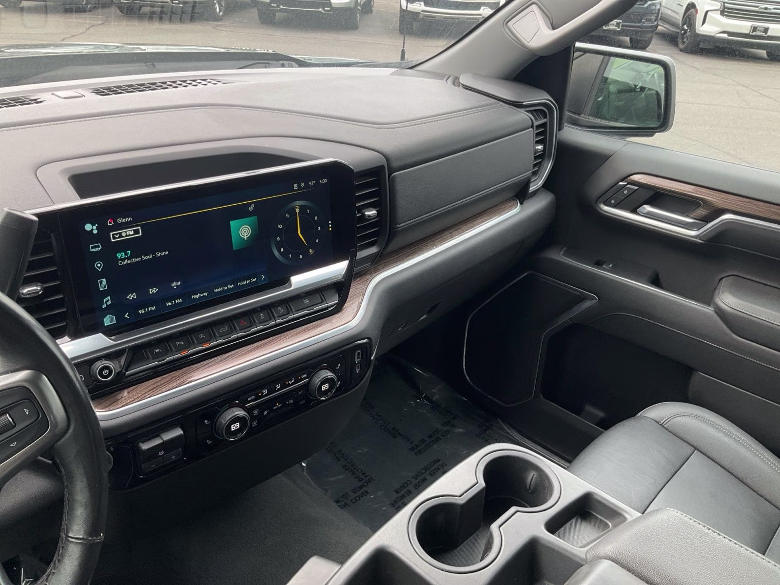 2022 Black Chevrolet Silverado 1500 LT 4X4 Truck