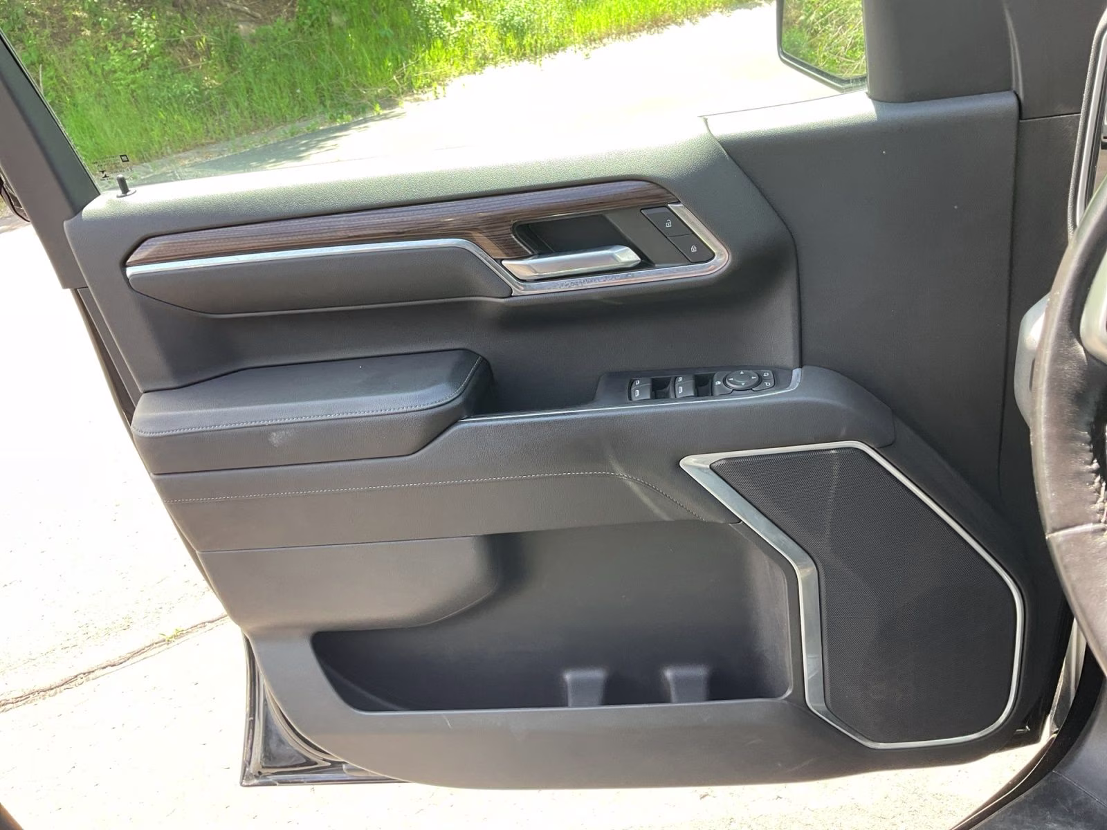 2022 Black Chevrolet Silverado 1500 LT 4X4 Truck