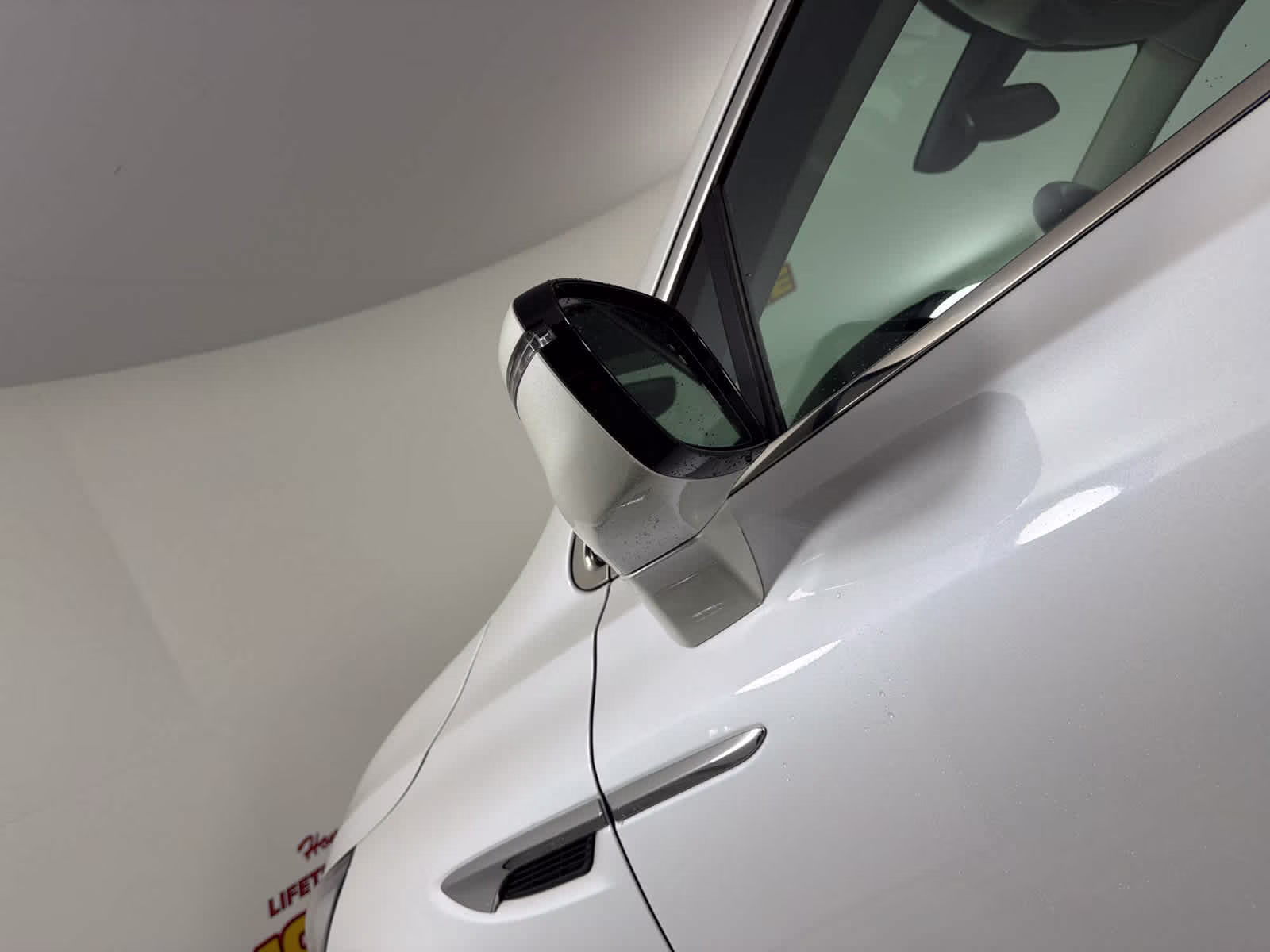 2023 White Frost Tricoat Buick Enclave Essence FWD SUV