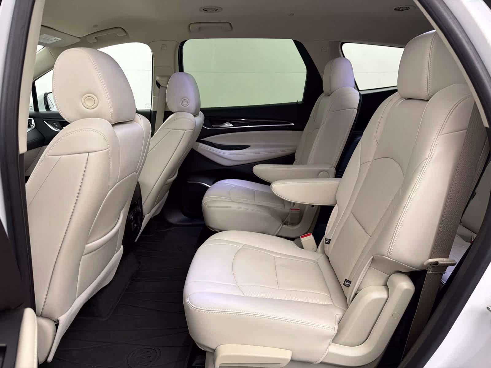 2023 White Frost Tricoat Buick Enclave Essence FWD SUV