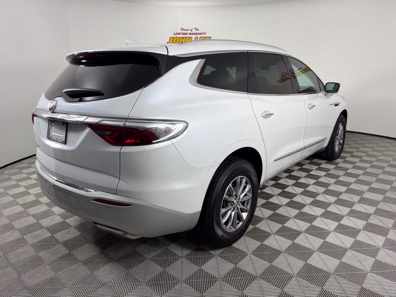 2023 White Frost Tricoat Buick Enclave Essence FWD SUV