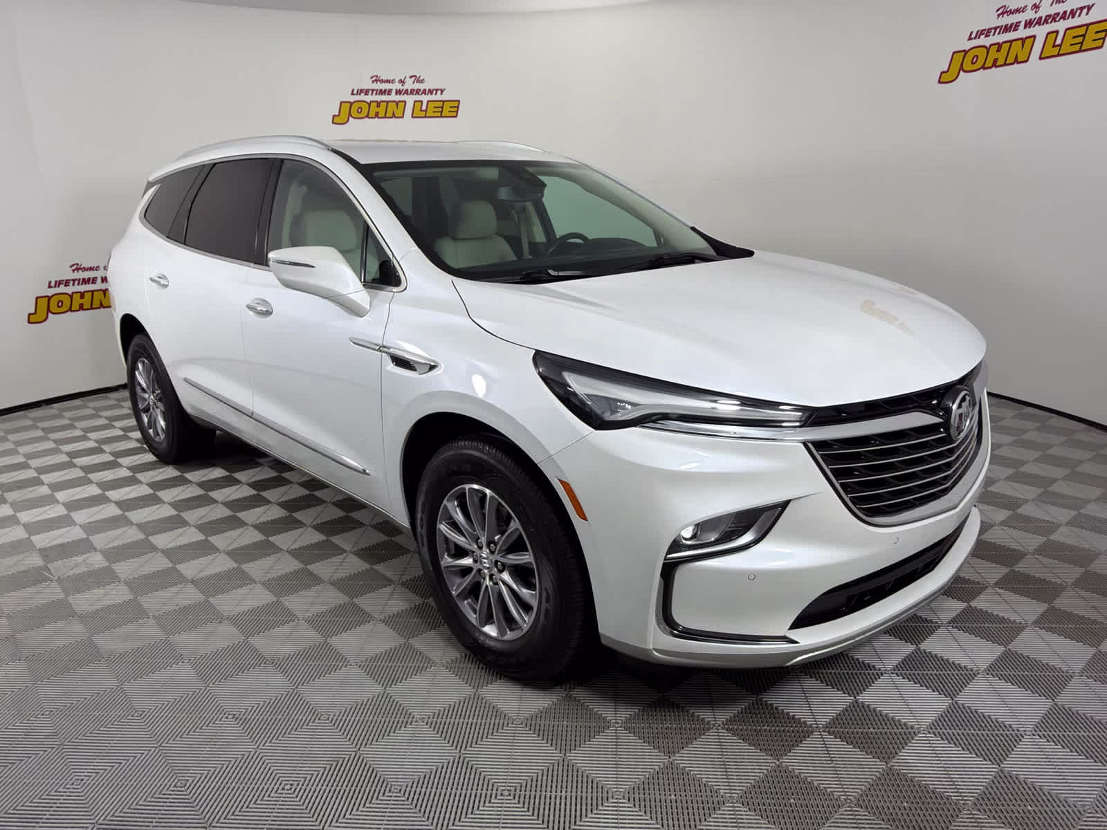 2023 White Frost Tricoat Buick Enclave Essence FWD SUV
