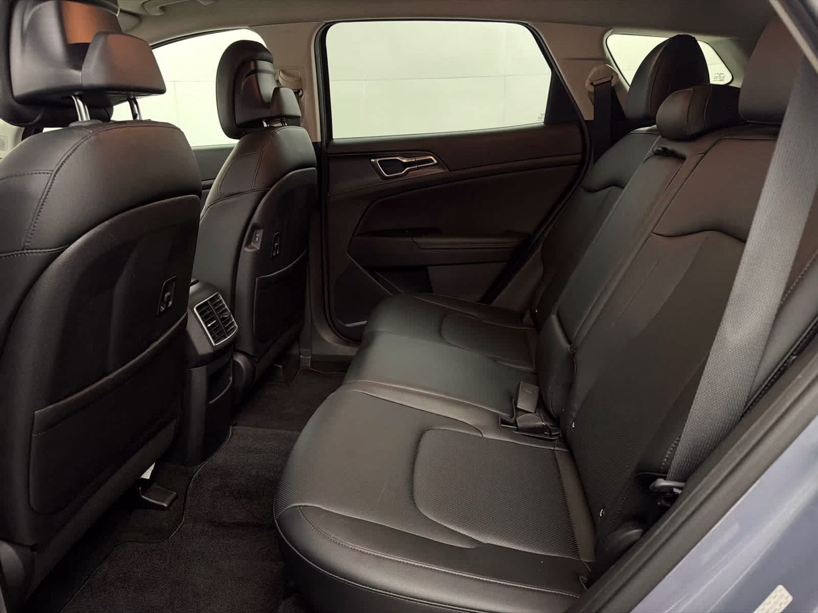 2023 Everlasting Silver Kia Sportage EX FWD SUV
