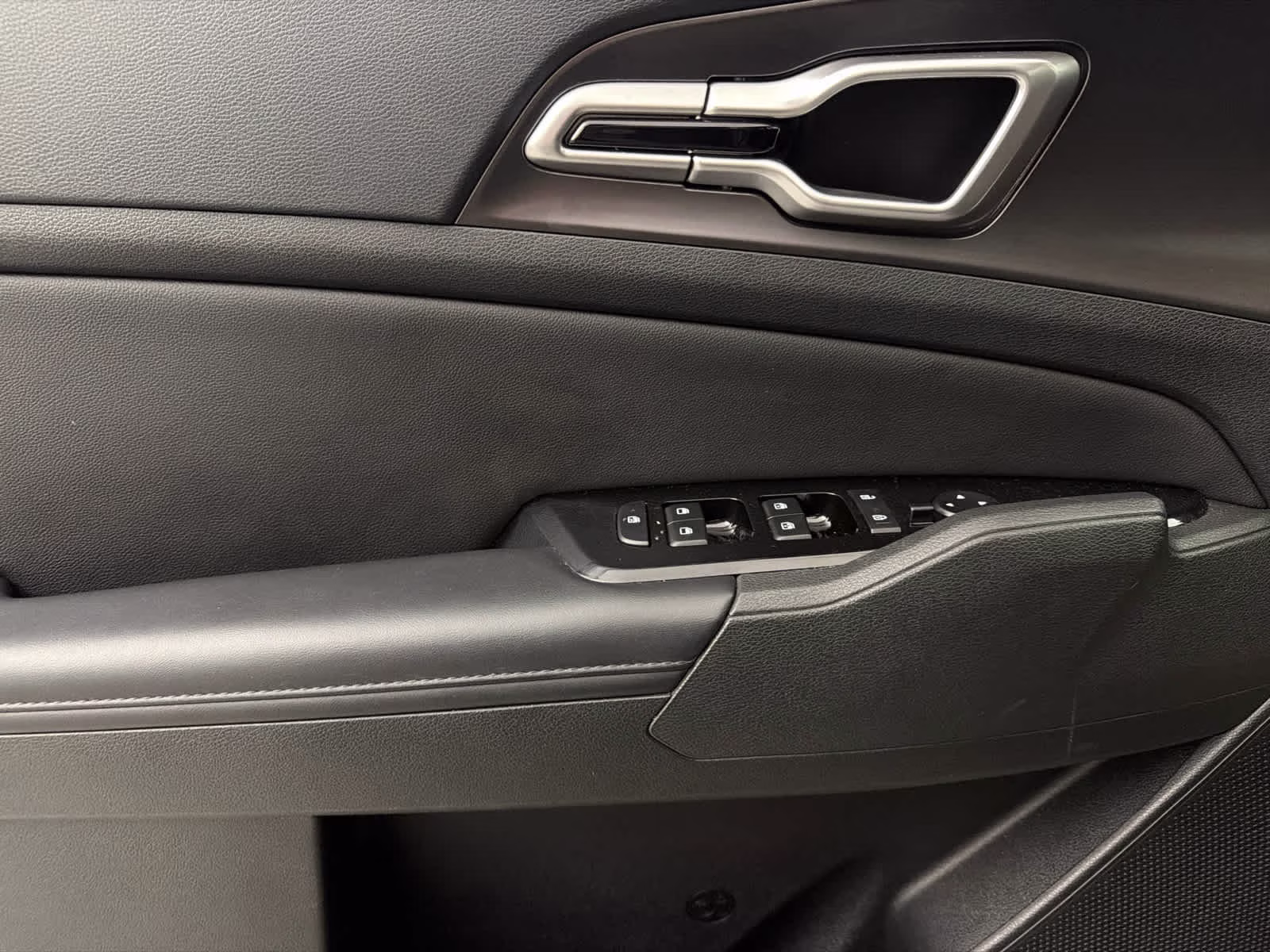 2023 Everlasting Silver Kia Sportage EX FWD SUV