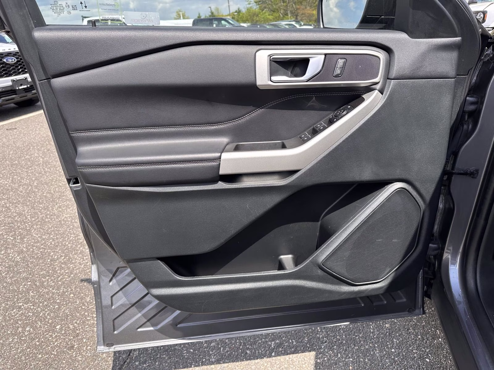 2024 Carbonized Gray Metallic Ford Explorer XLT 4WD 4X4 SUV