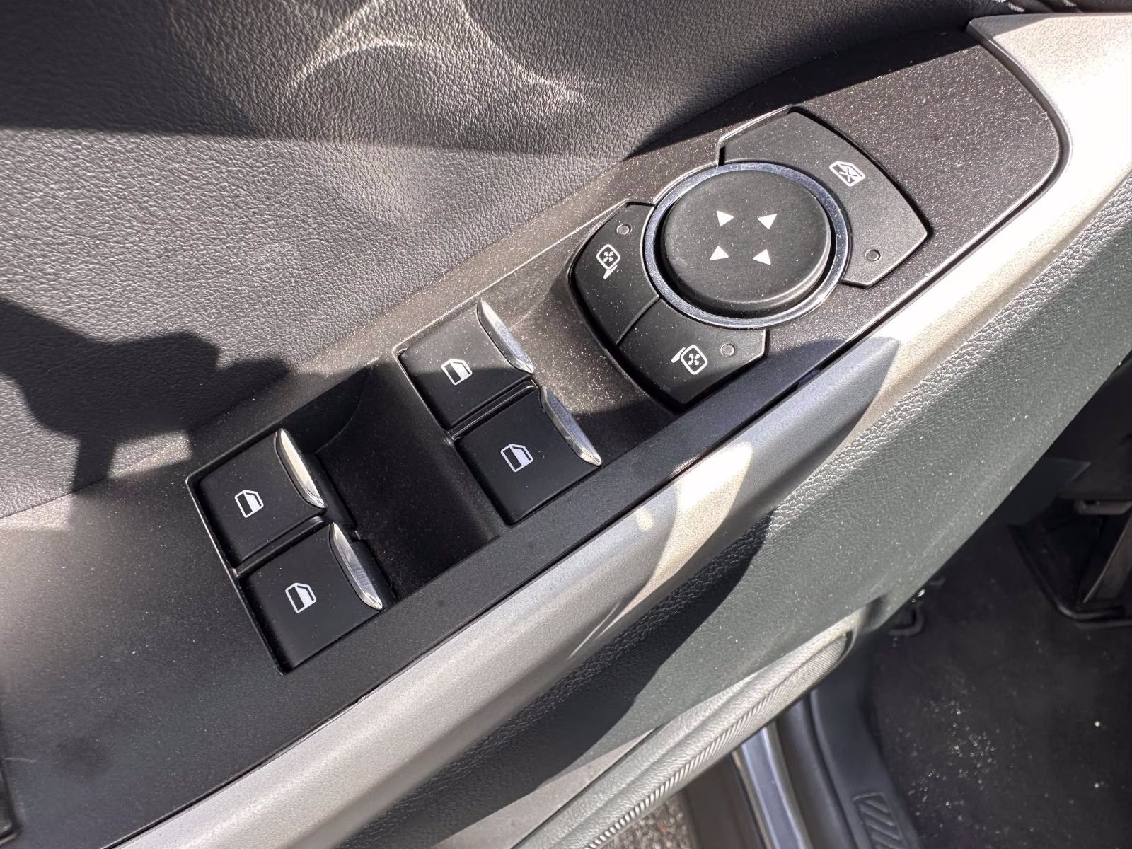 2024 Carbonized Gray Metallic Ford Explorer XLT 4WD 4X4 SUV