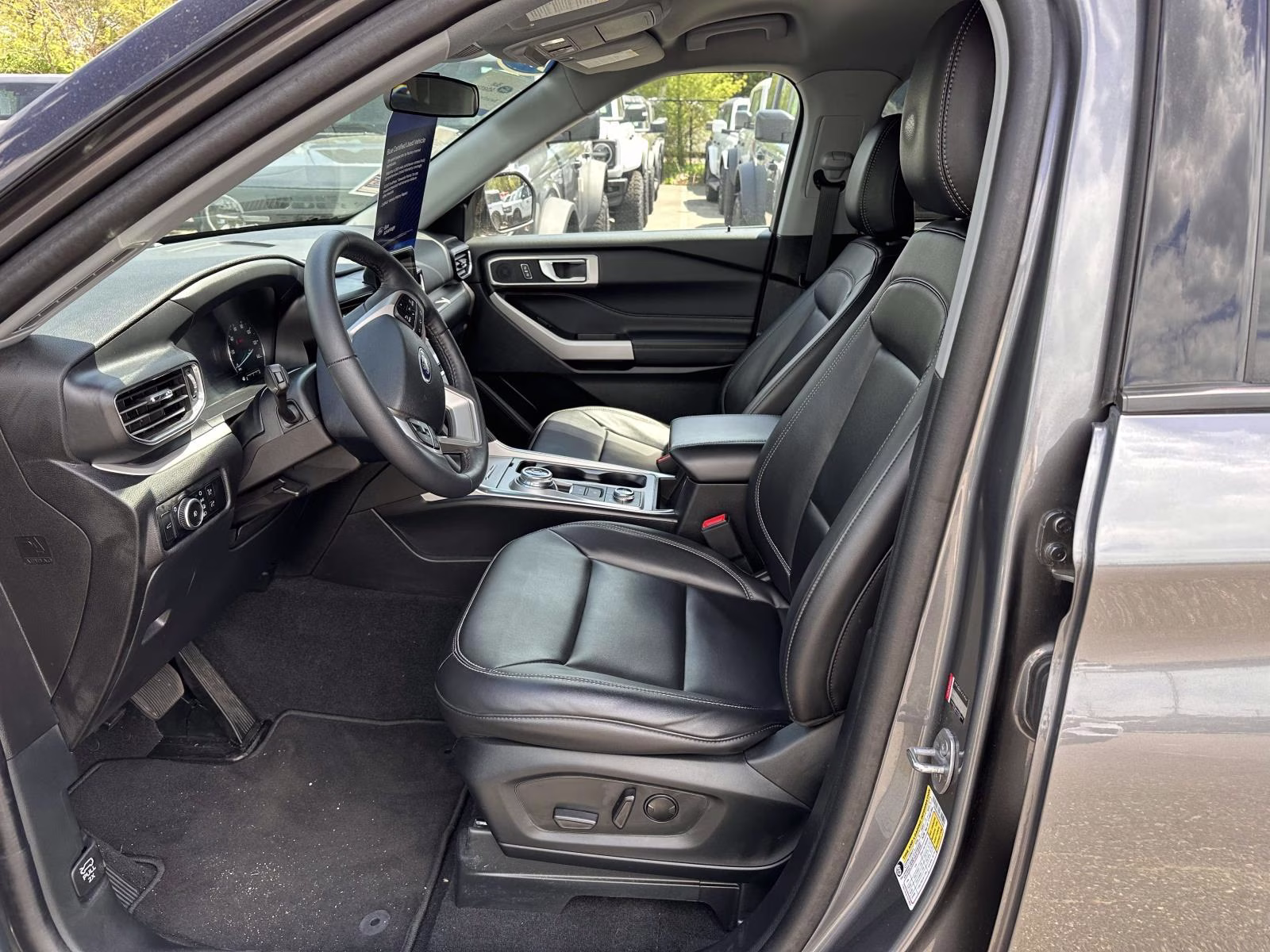 2024 Carbonized Gray Metallic Ford Explorer XLT 4WD 4X4 SUV