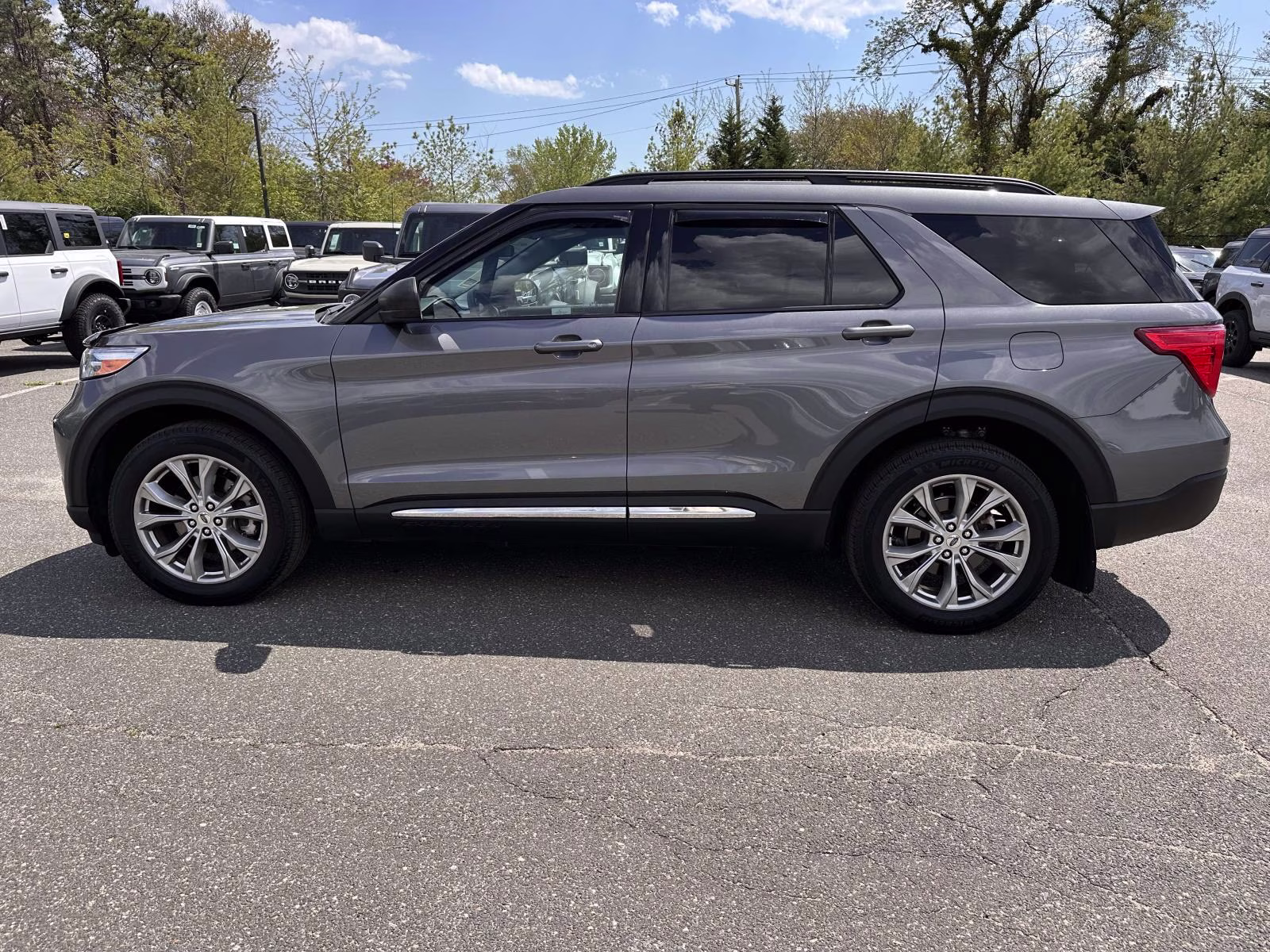 2024 Carbonized Gray Metallic Ford Explorer XLT 4WD 4X4 SUV