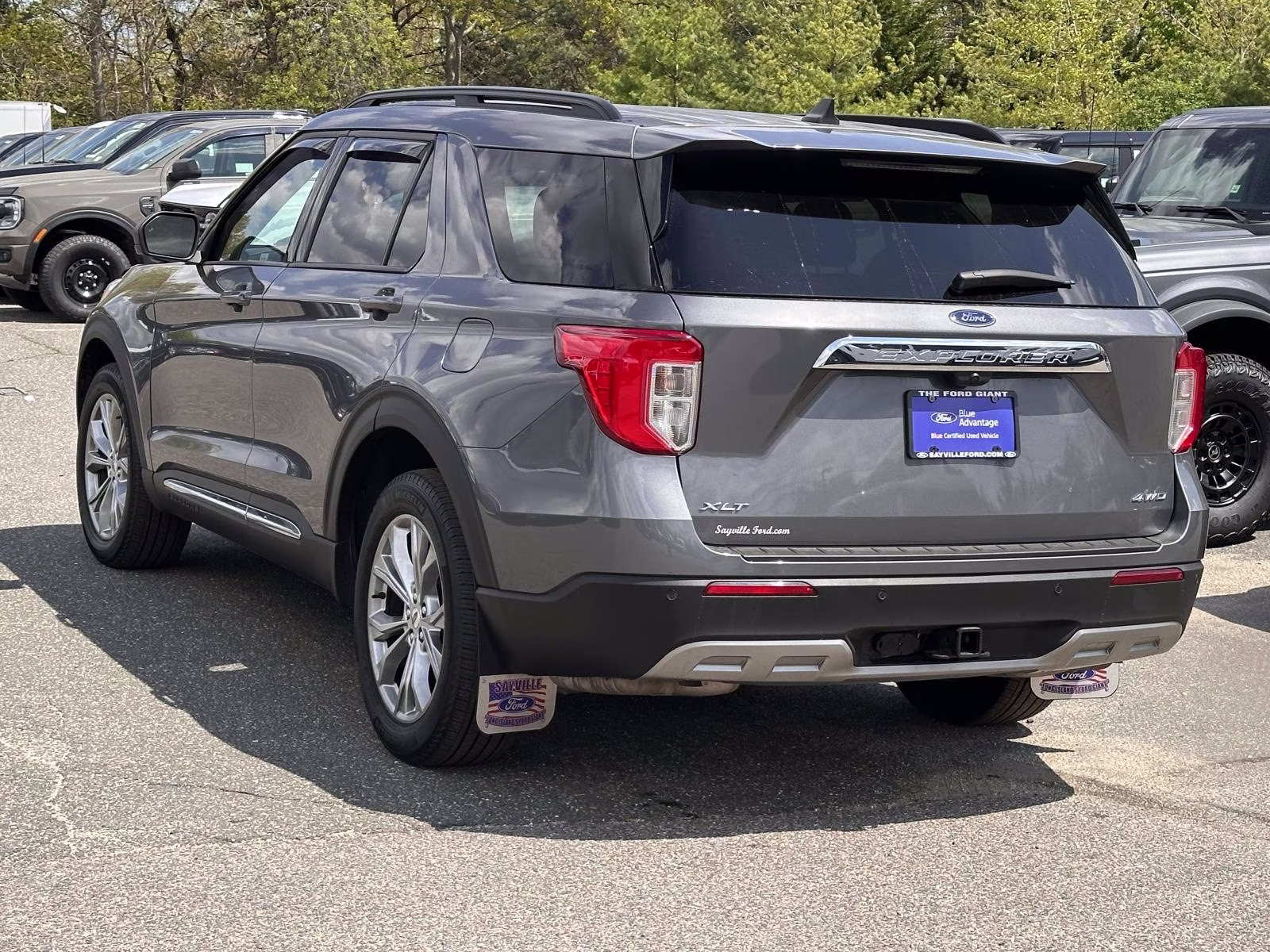 2024 Carbonized Gray Metallic Ford Explorer XLT 4WD 4X4 SUV
