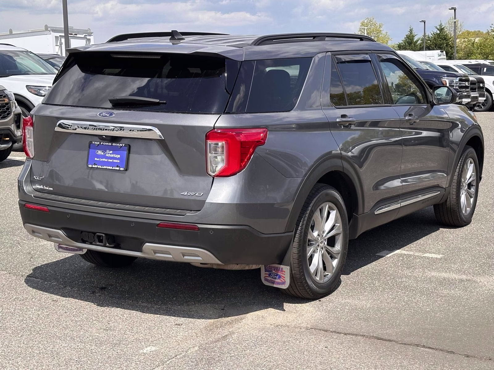 2024 Carbonized Gray Metallic Ford Explorer XLT 4WD 4X4 SUV