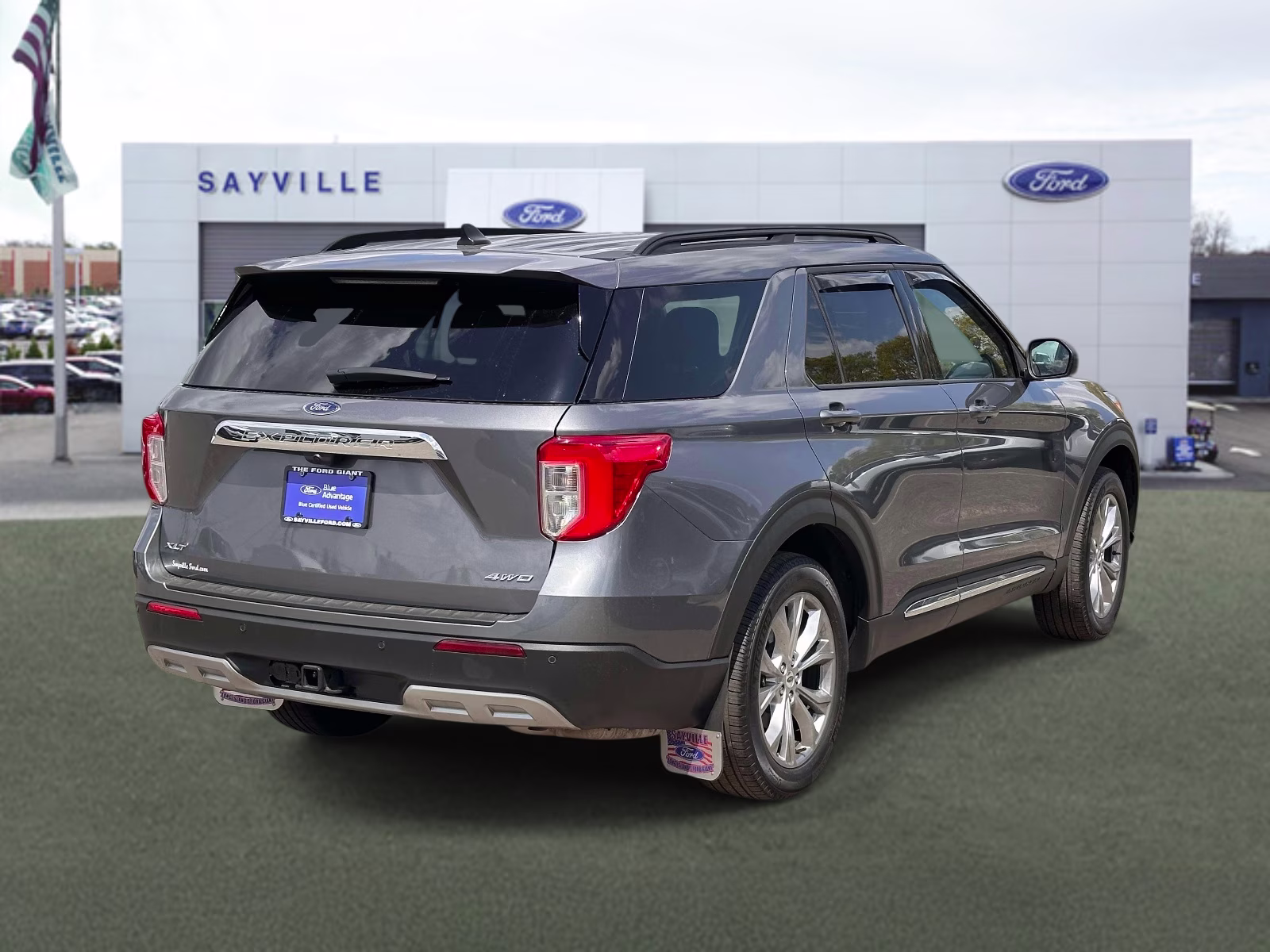 2024 Carbonized Gray Metallic Ford Explorer XLT 4WD 4X4 SUV
