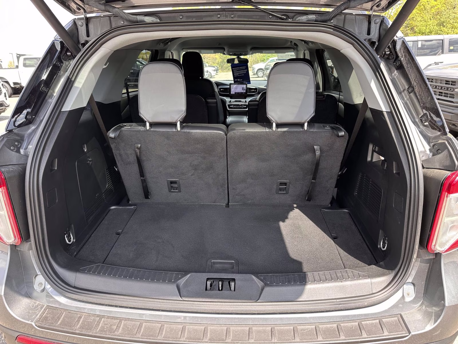 2024 Carbonized Gray Metallic Ford Explorer XLT 4WD 4X4 SUV
