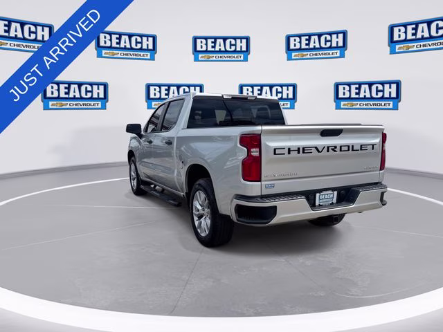 2021 Silver Ice Metallic Chevrolet Silverado 1500 Custom RWD Truck