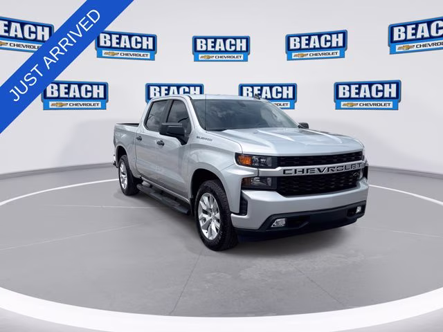 2021 Silver Ice Metallic Chevrolet Silverado 1500 Custom RWD Truck