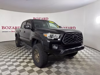 2018 Midnight Black Metallic Toyota Tacoma SR5 V6 4X4 Truck