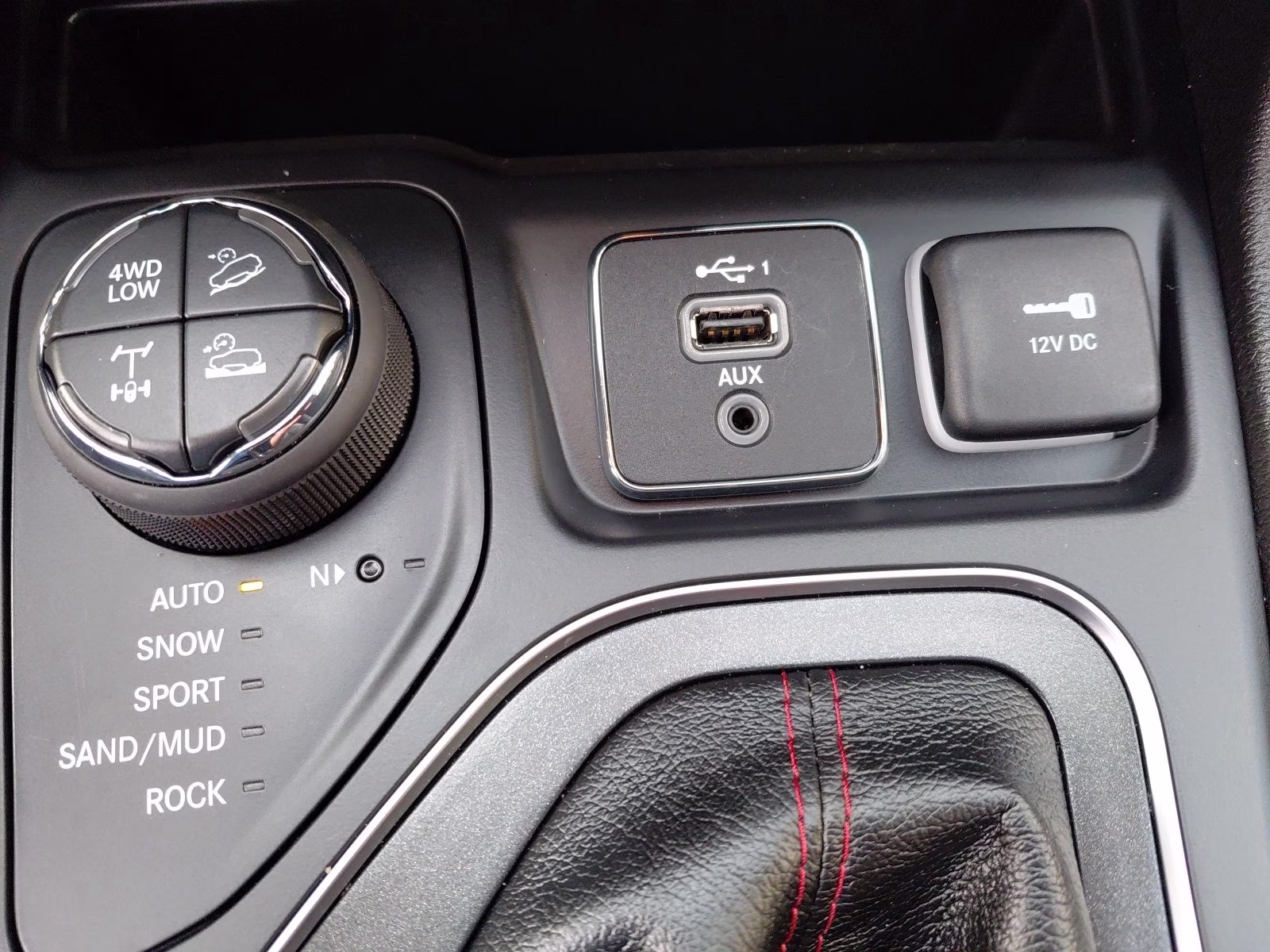 2019 Diamond Black Crystal Pearlcoat Jeep Cherokee Trailhawk 4X4 SUV