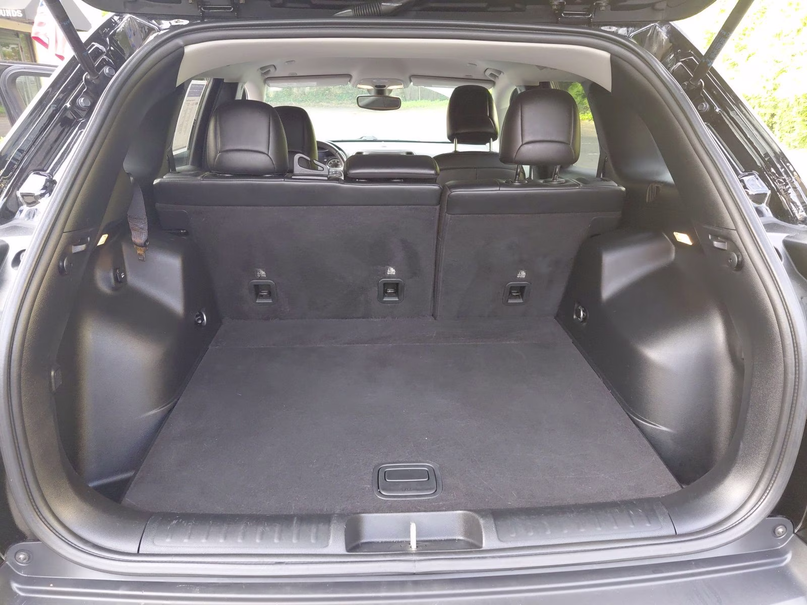 2019 Diamond Black Crystal Pearlcoat Jeep Cherokee Trailhawk 4X4 SUV