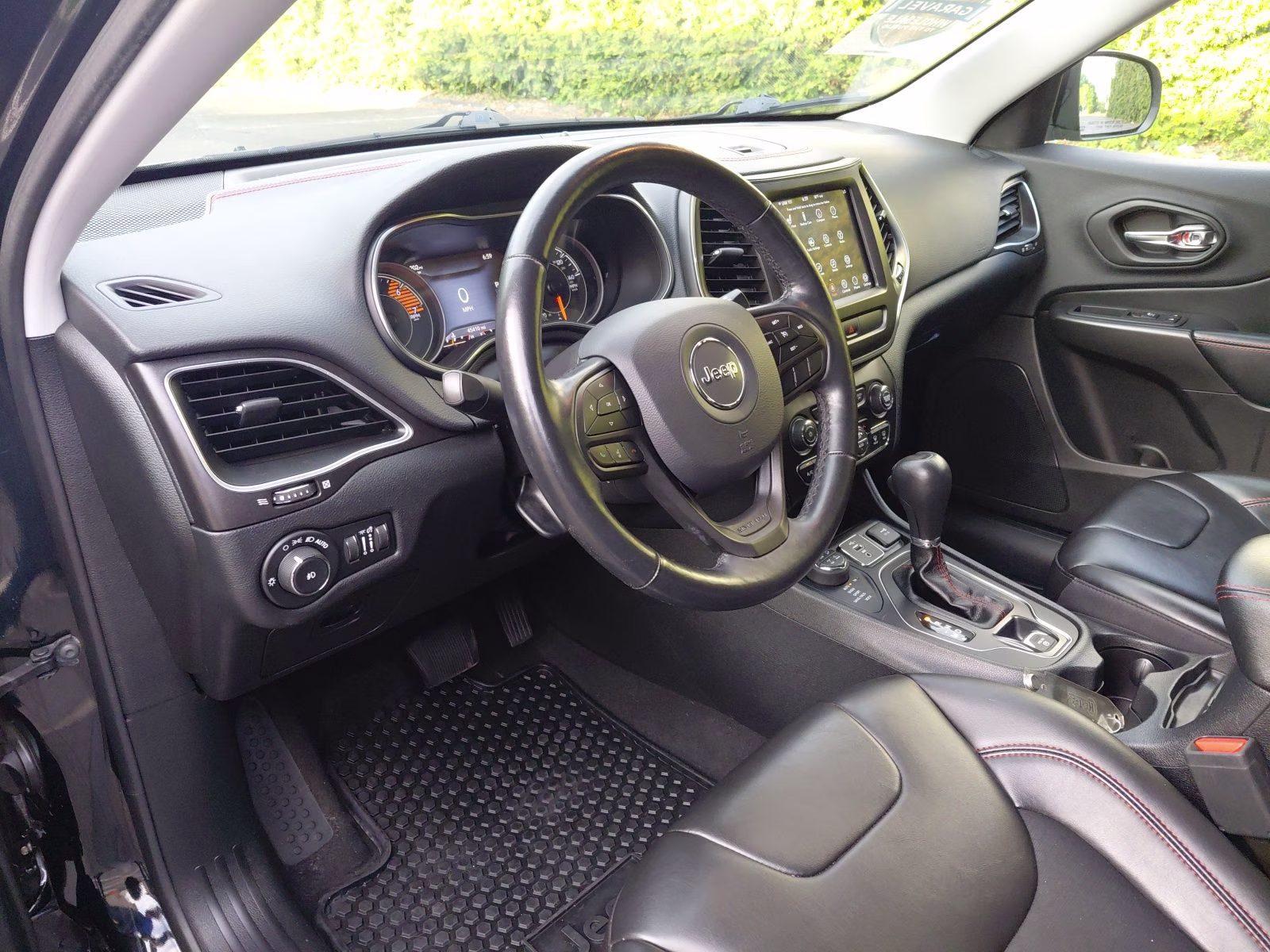 2019 Diamond Black Crystal Pearlcoat Jeep Cherokee Trailhawk 4X4 SUV