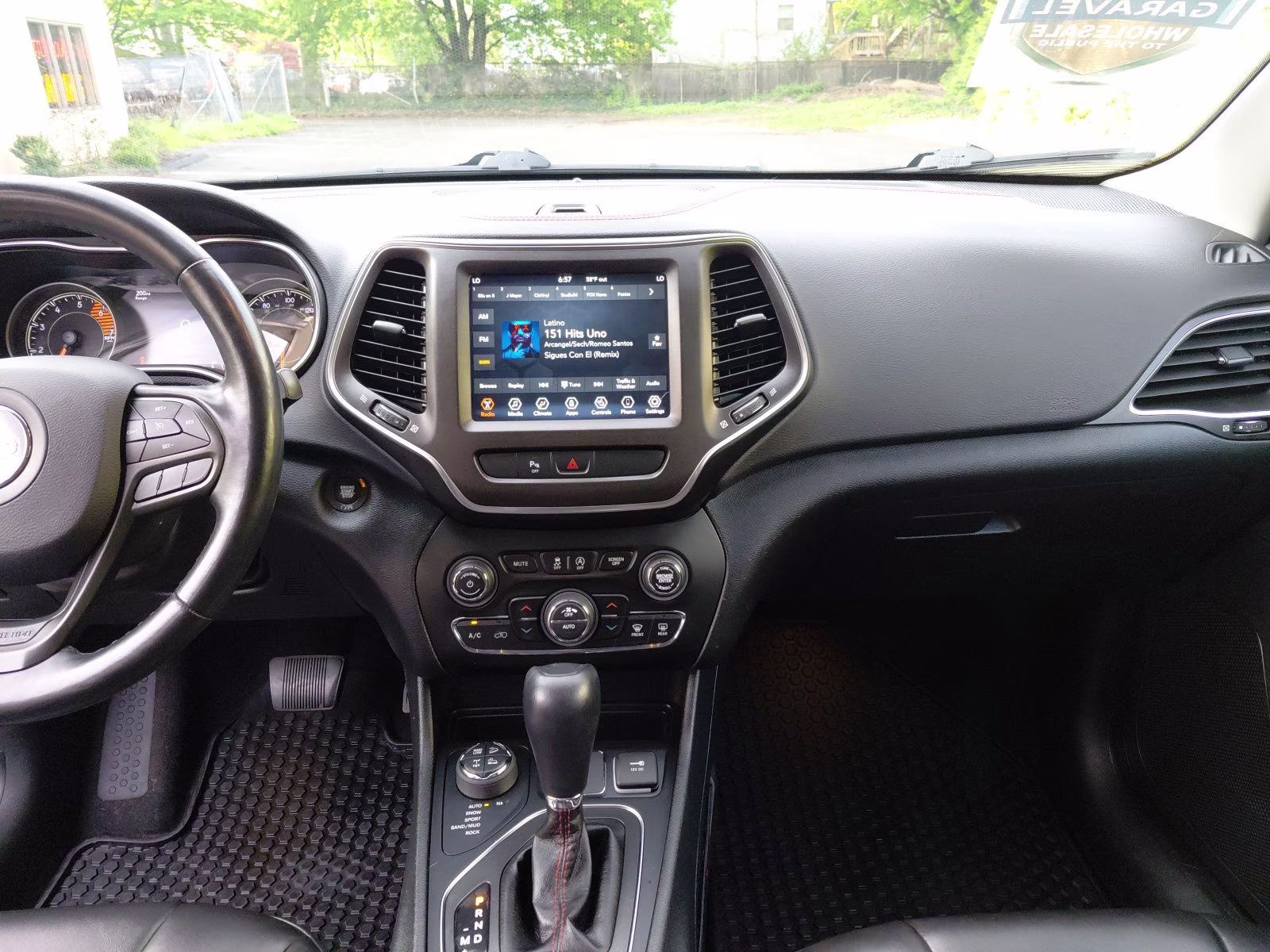2019 Diamond Black Crystal Pearlcoat Jeep Cherokee Trailhawk 4X4 SUV