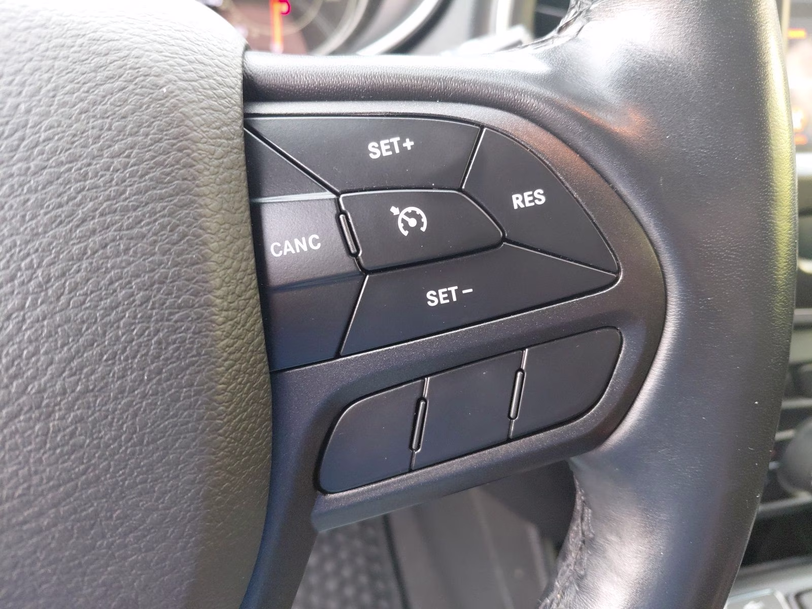 2019 Diamond Black Crystal Pearlcoat Jeep Cherokee Trailhawk 4X4 SUV