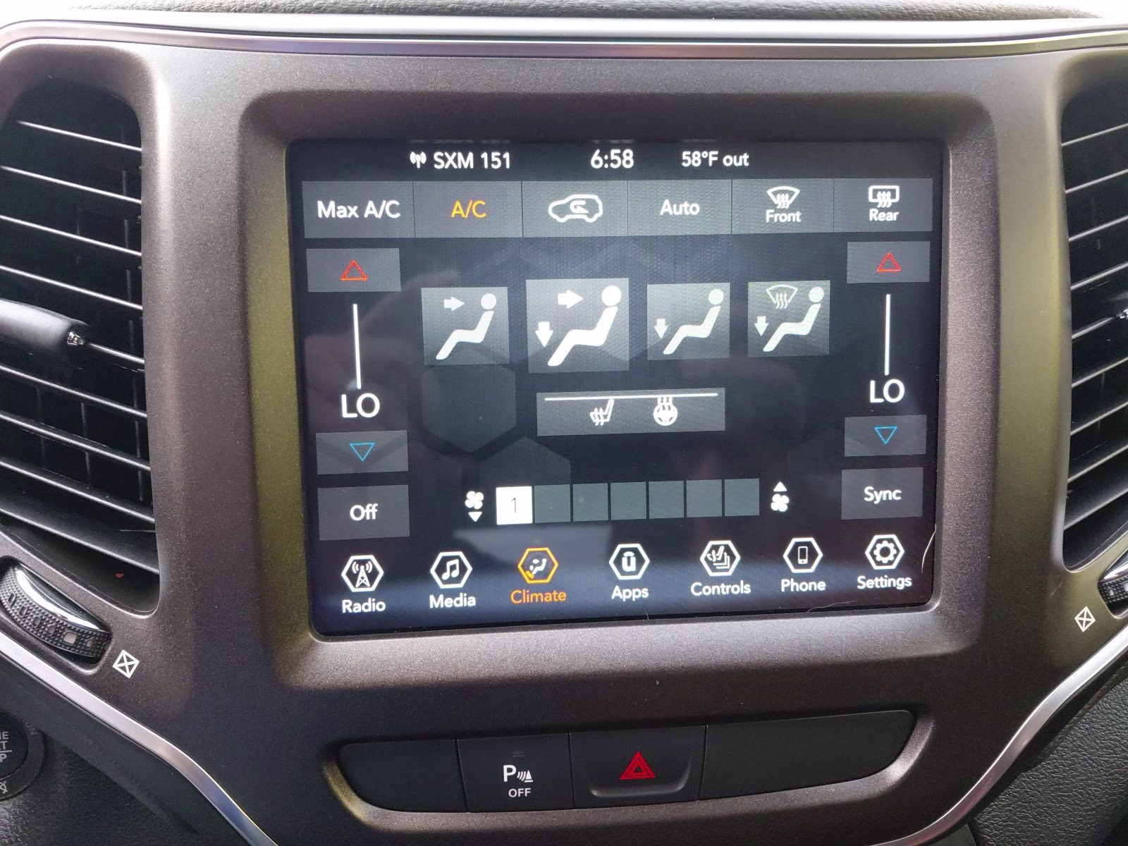 2019 Diamond Black Crystal Pearlcoat Jeep Cherokee Trailhawk 4X4 SUV