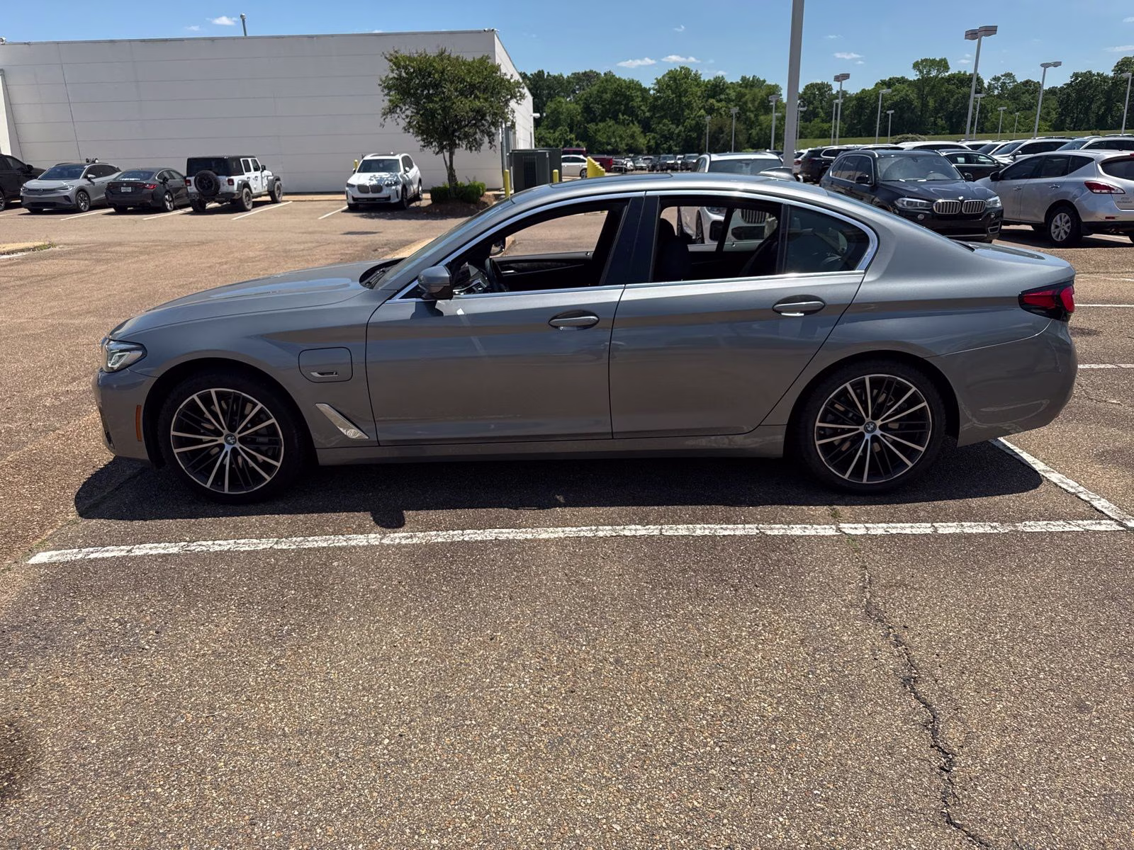 2023 Skyscraper Gray Metallic BMW 5 Series 530e iPerformance AWD Sedan