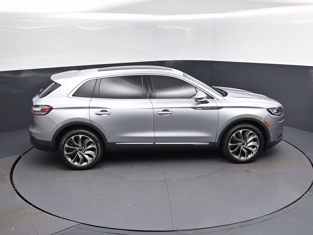 2023 Radiance Metallic Lincoln Nautilus Reserve AWD SUV