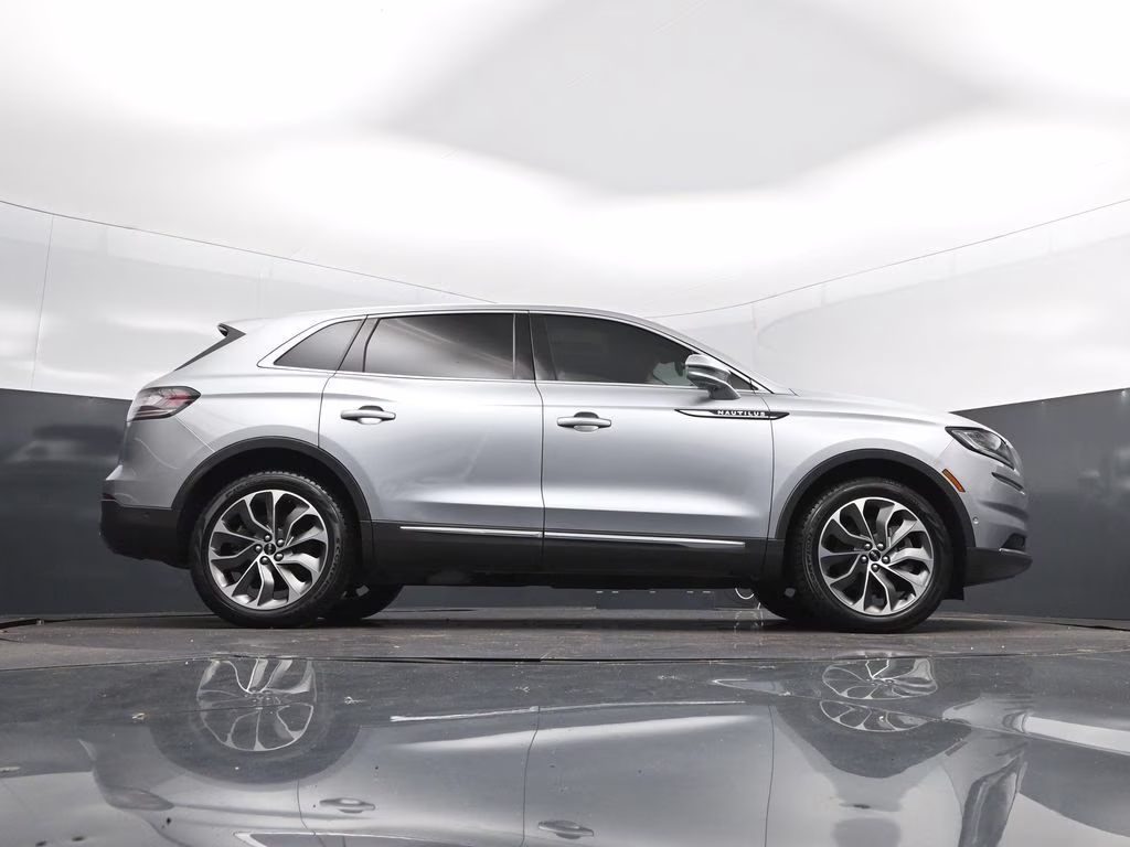 2023 Radiance Metallic Lincoln Nautilus Reserve AWD SUV
