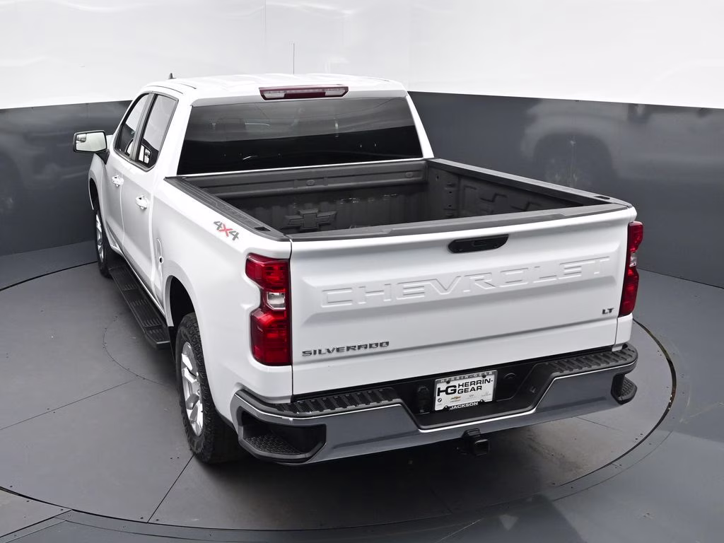 2023 Summit White Chevrolet Silverado 1500 LT 4X4 Truck