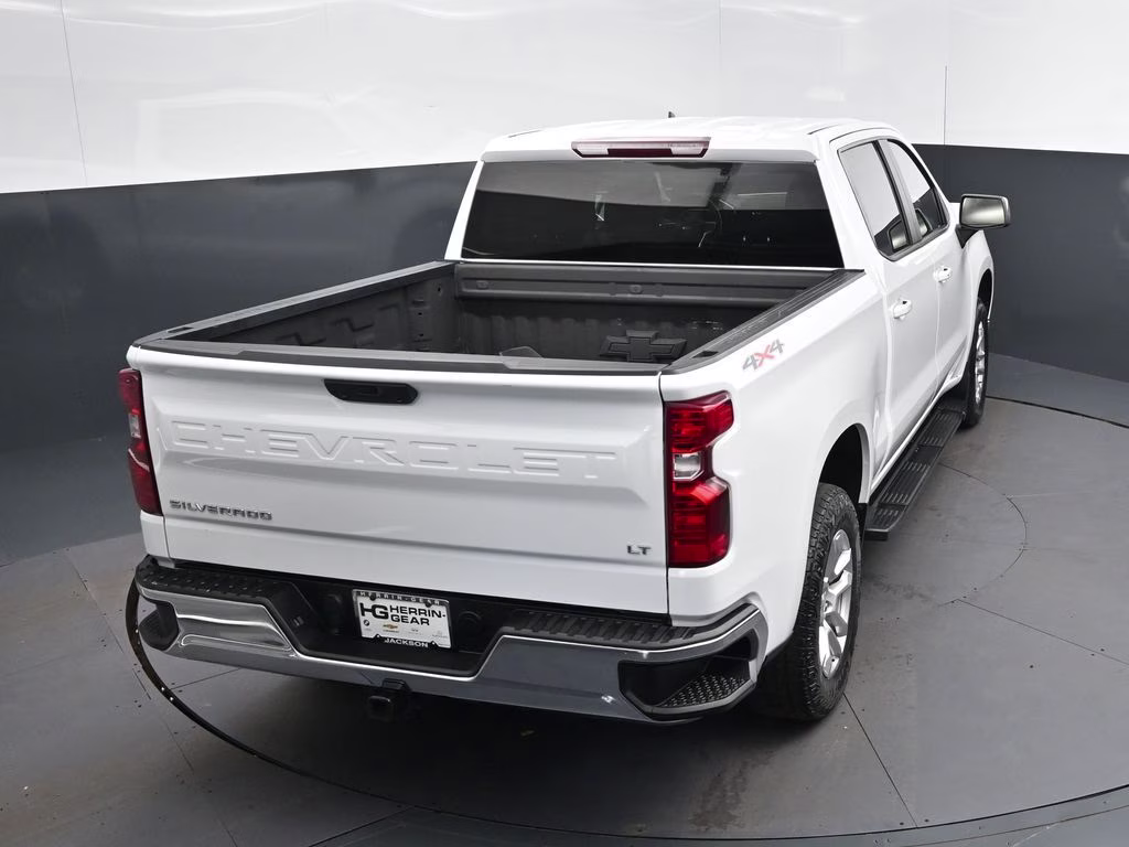2023 Summit White Chevrolet Silverado 1500 LT 4X4 Truck