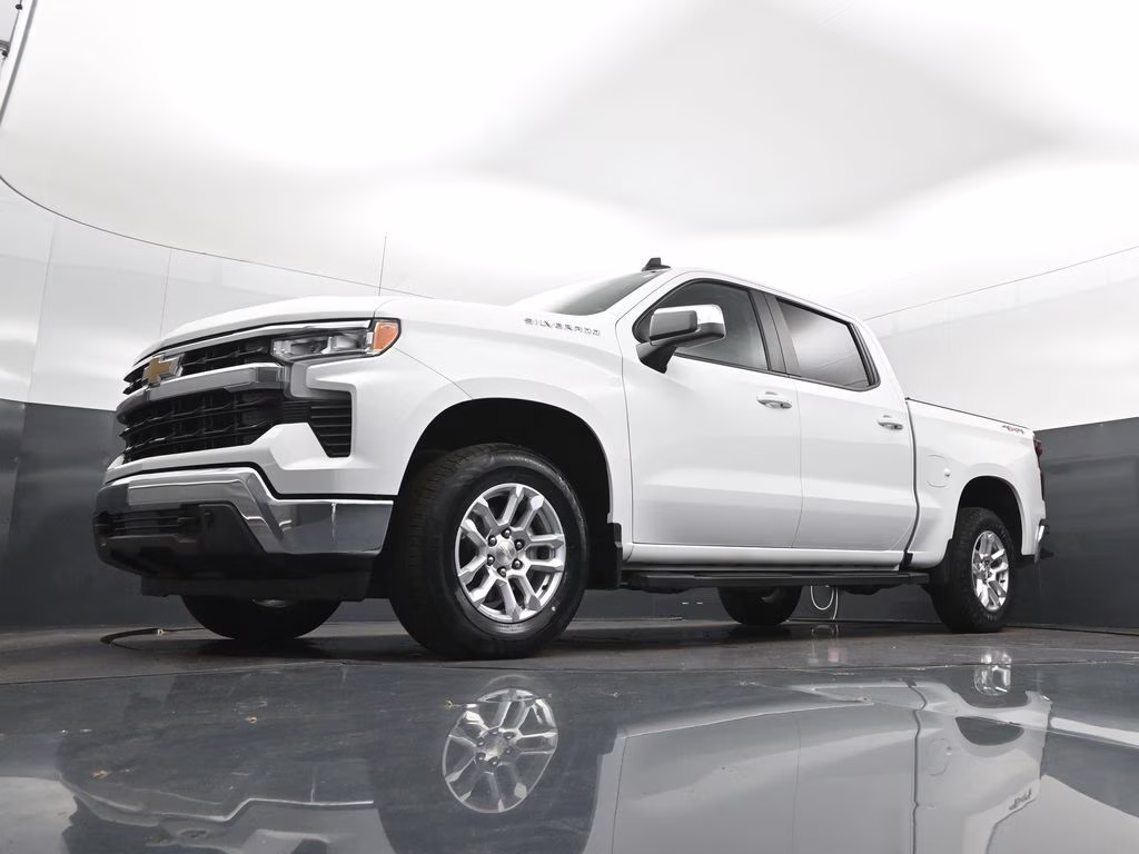 2023 Summit White Chevrolet Silverado 1500 LT 4X4 Truck