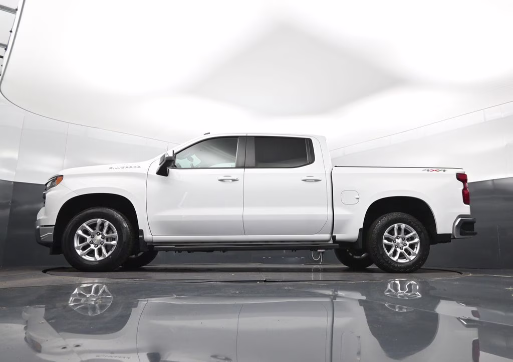 2023 Summit White Chevrolet Silverado 1500 LT 4X4 Truck