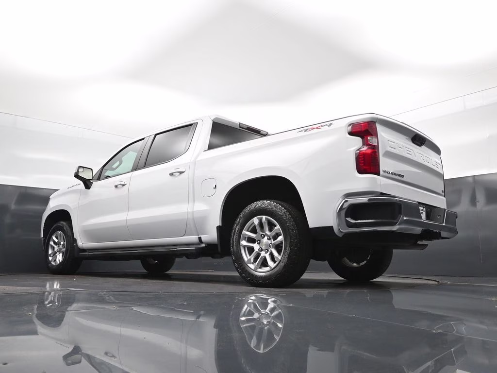 2023 Summit White Chevrolet Silverado 1500 LT 4X4 Truck